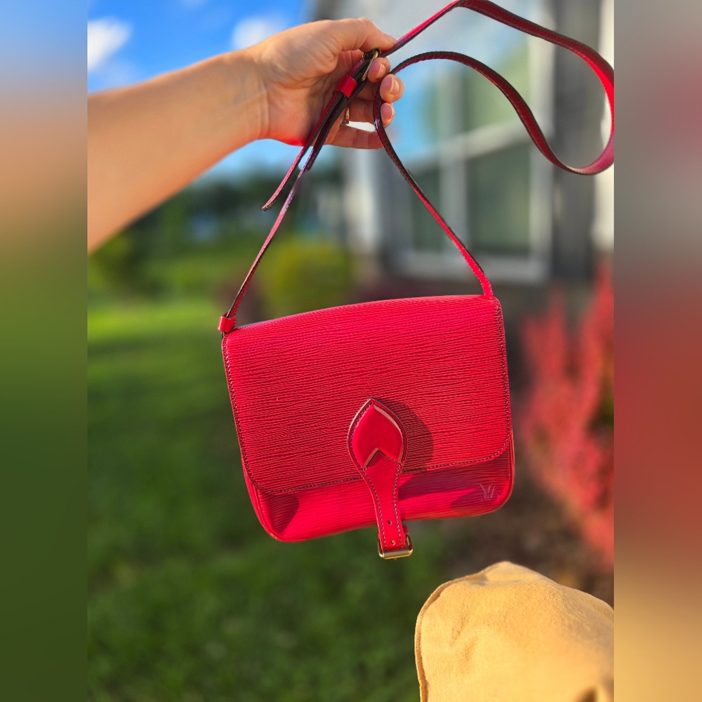 Pre-owned Louis Vuitton Cartouchiere Red Epi PM